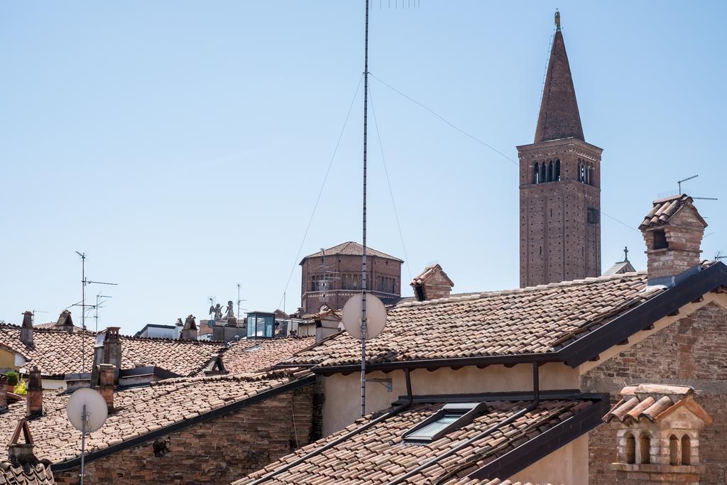 Domus San Martino Guesthouse Piacenza Exteriör bild